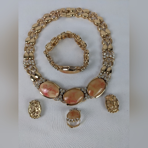 NWOT, BEAUTIFUL AFRICAN PARTY JEWELRY SET. - Picture 4 of 7